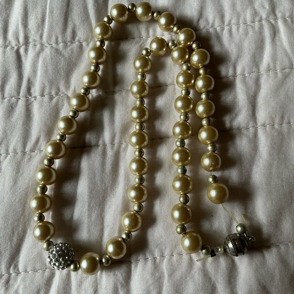 Elegant Gold Pearl Necklace